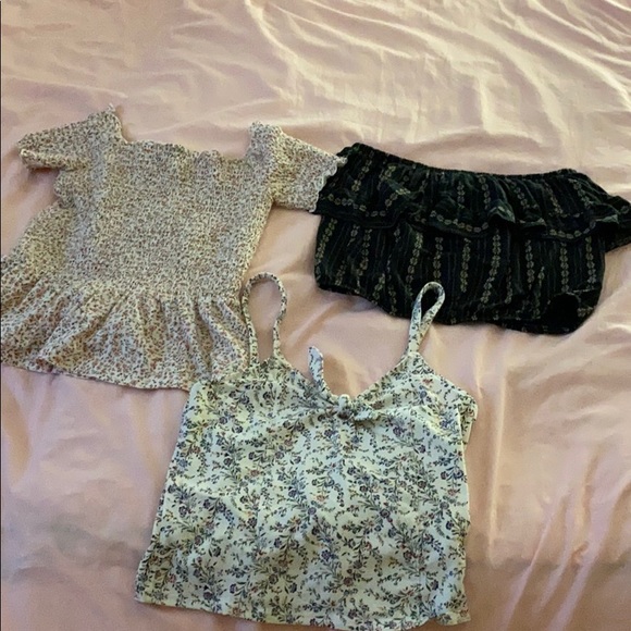 American Eagle Outfitters Tops - Bundle of American eagle tops🦋